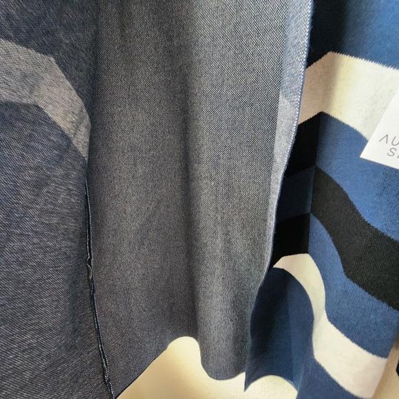 Autumn Skye blue black and white knit cardigan sweater Sz Medium - Picture 8 of 9